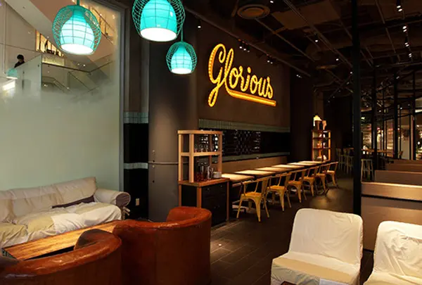グロリアス チェーン カフェ（glorious chain cafe）