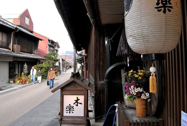 川原町の古い町並みを散策