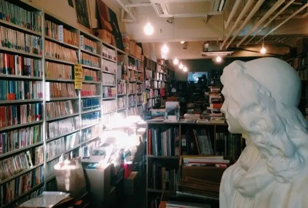 オヨヨ書林