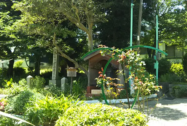 安徳帝内裏跡碑