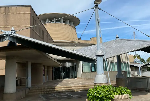 高岡市美術館