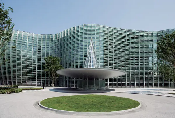 国立新美術館