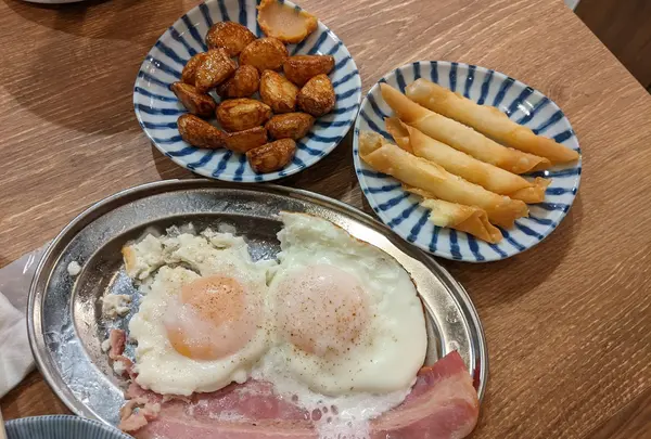 立ち飲みばん 元町店