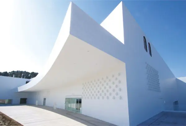 青森県立美術館