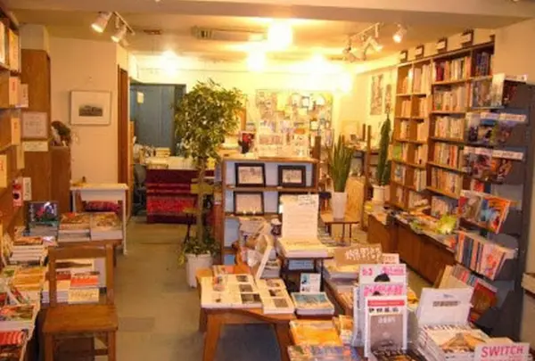 旅の本屋のまど