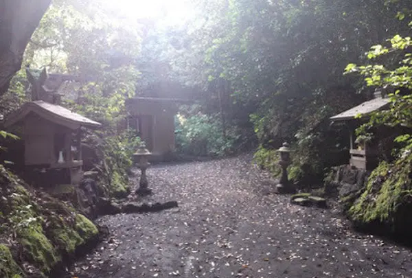黒神埋没鳥居