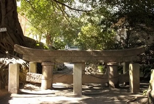 黒神埋没鳥居