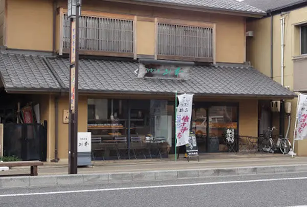 元祖かたやき伊賀菓庵山本