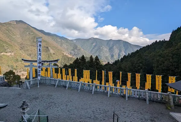 丹生川上神社上社参拝者駐車場