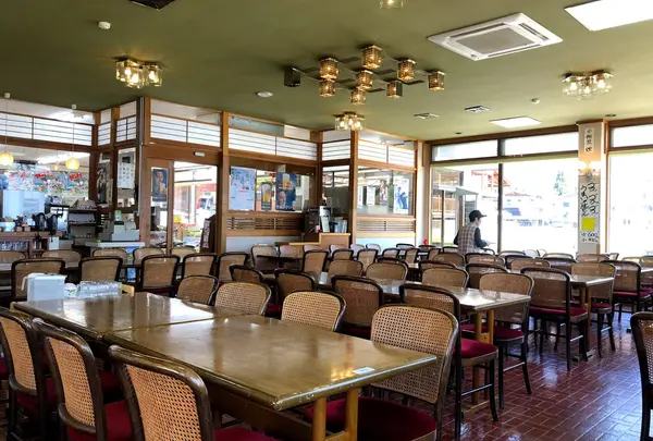 レストランやすみや