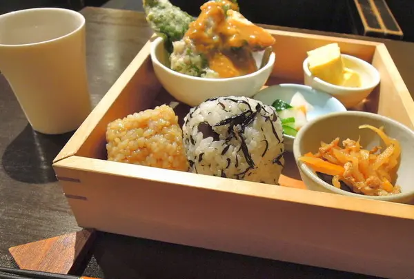 千駄木★おにぎりcafé 利さく