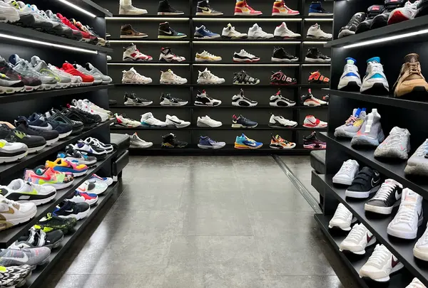 GINZA SNEAKER HILLS SNEAKER MARKET BY KOMEHYO