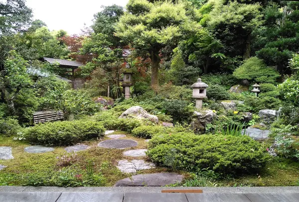 北前船主屋敷蔵六園