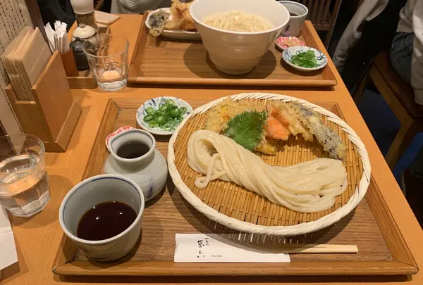 切麦や 甚六