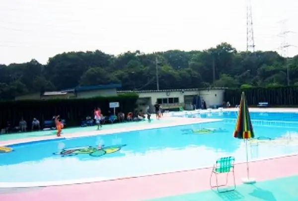 イモ山公園プール