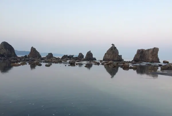 橋杭岩