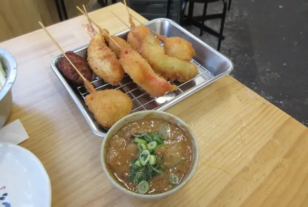 串かつおうじ 動物園前店