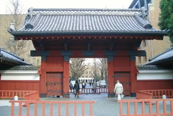 東大 赤門