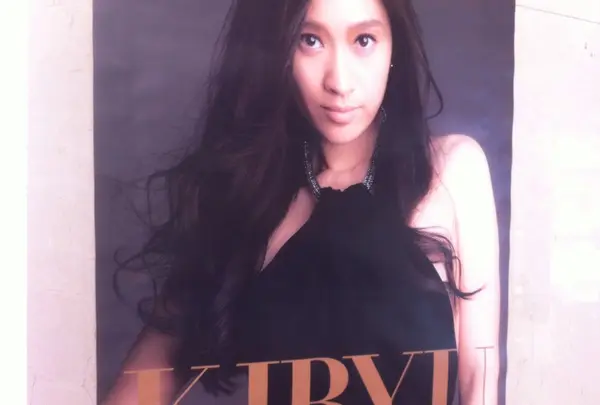 篠原涼子さんのポスター