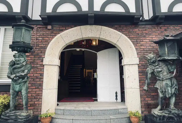 山手八番館