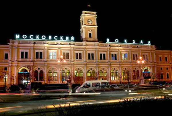 Московский вокзал／モスコーフスキー駅