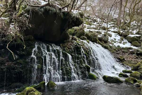 元滝伏流水