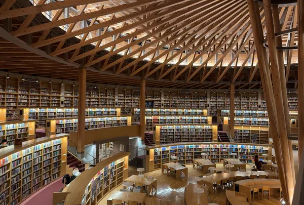 国際教養大学中嶋記念図書館
