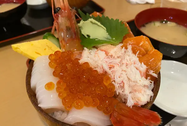 さんかく亭