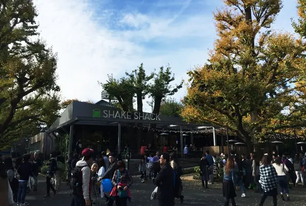 シェイクシャック 外苑いちょう並木店 （SHAKE SHACK）の写真・動画_image_157375