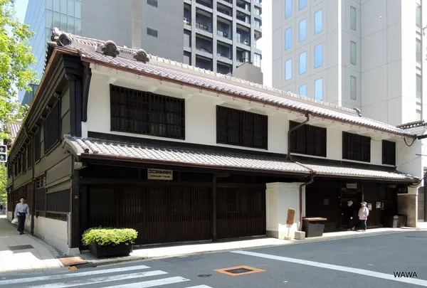 小西商店、愛珠幼稚園、適塾などの伝統建築も集中して残っています