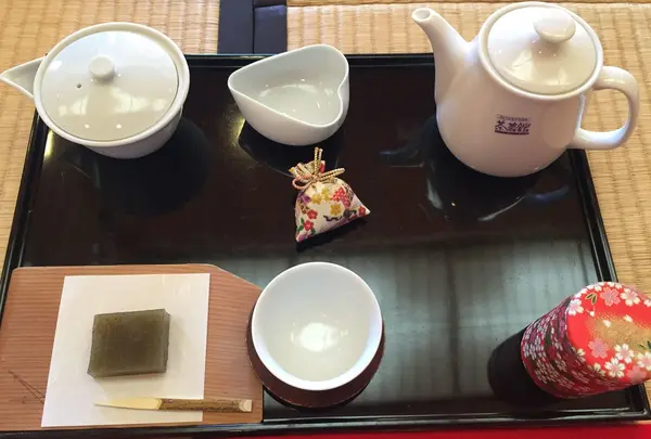 フォーレなかかわね茶茗舘