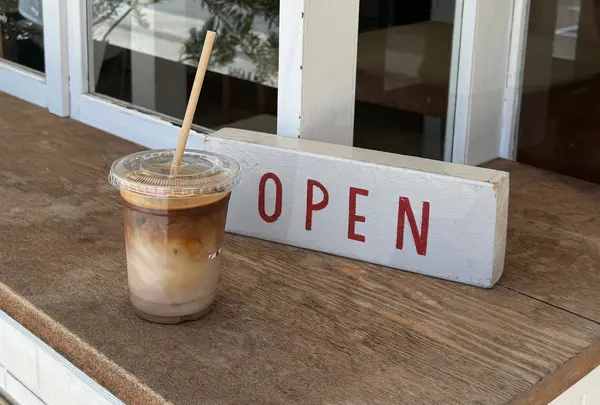 シックス オア サード  コーヒースタンド（SIXTH OR THIRD COFFEE STAND）
