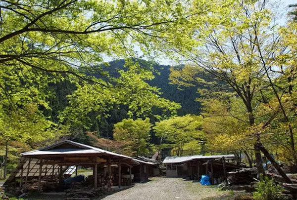 おららの炭小屋