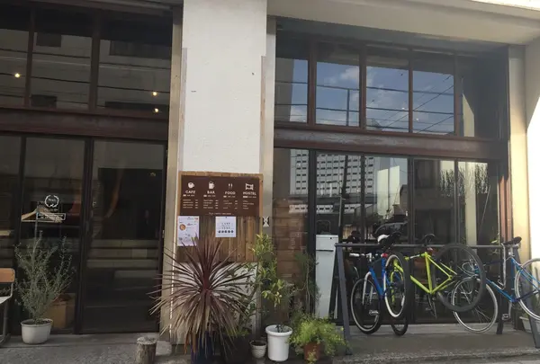 Nui. HOSTEL & BAR LOUNGE