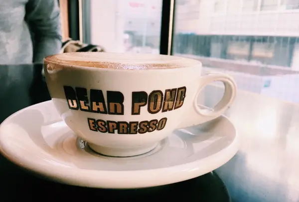 オンザコーナー （ON THE CORNER NO.8 BEAR POND）