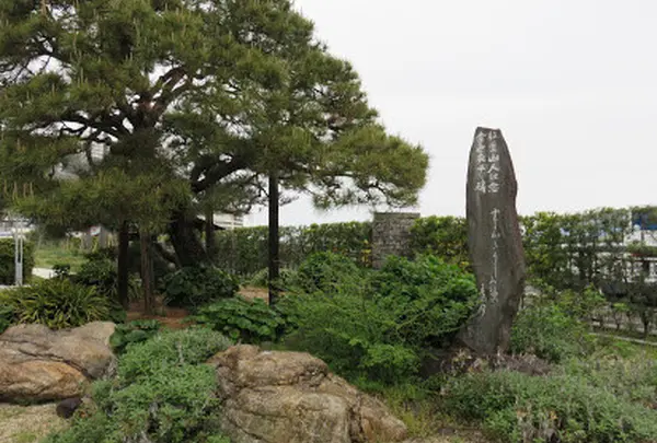 貫一お宮の像（お宮の松）