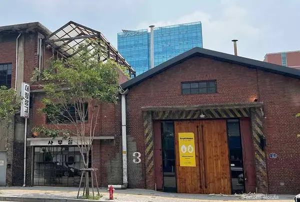 聖水洞 大林倉庫ギャラリーCO:LUMN/ソンスドンテリムチャンコゲロリコルロム/성수동대림창고갤러리컬럼