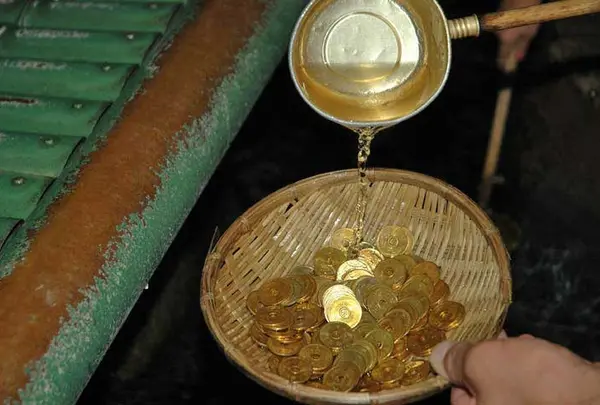 銭洗弁財天宇賀福神社