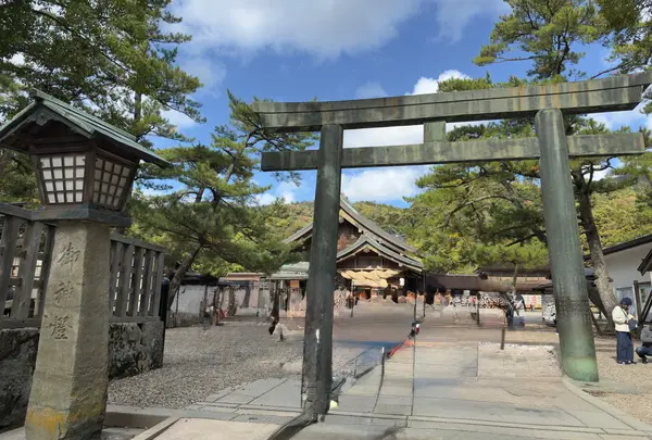 銅の鳥居