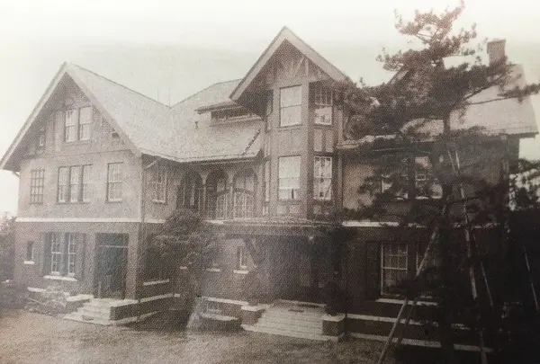 麻布材木町広岡邸跡（六本木ヒルズ ハリウッドビューティプラザ）