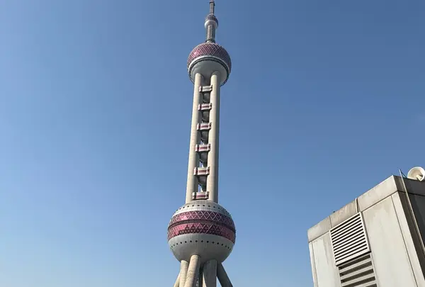 東方明珠電視塔（Oriental Pearl Tower）