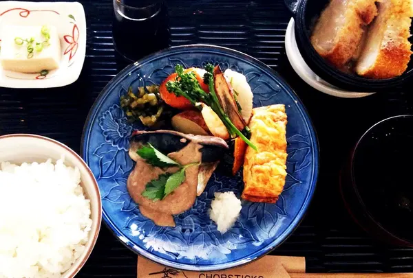 ミニヨン サカノウエ