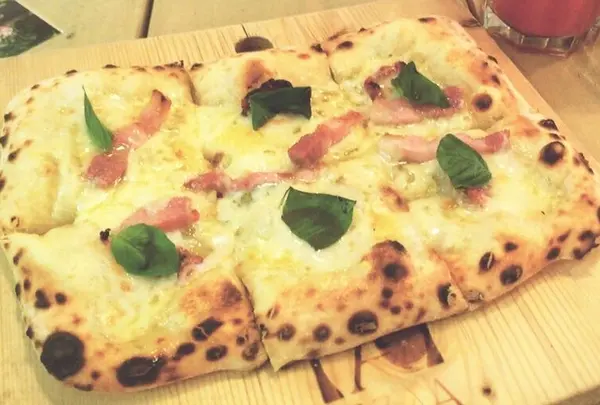 APIZZA　池袋立教通り店