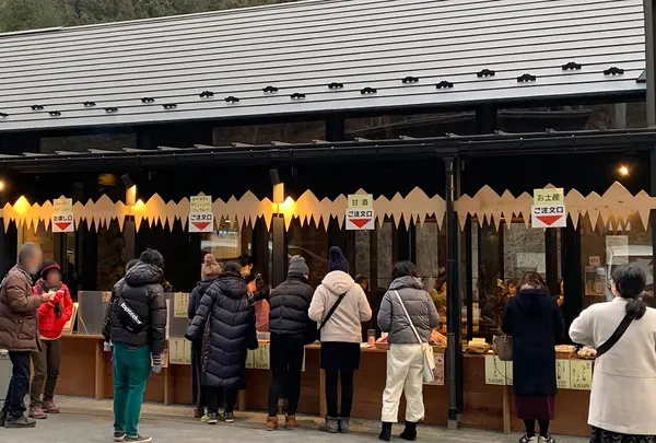 カフェ・ウッドルーフ