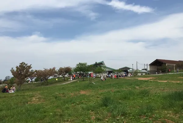 くろべ牧場まきばの風
