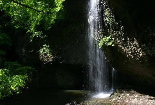 月待の滝