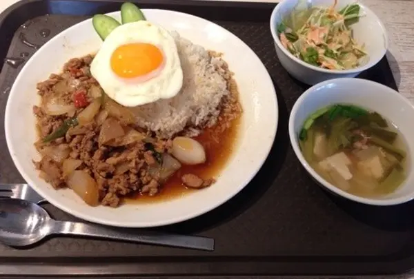 恵比寿 ガパオ食堂