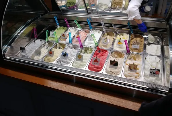 スイーツパーラー芝浜