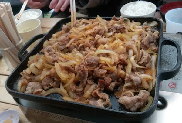 司バラ焼き大衆食堂