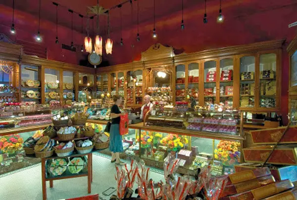 ロジャーズ・チョコレート　　　Roger's Chocolates